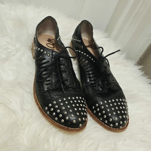 Sam Edelman Jayden Oxford Silver Studded Black Leather Flat Shoe Women’s Sz 5M🌴 - Picture 2 of 7